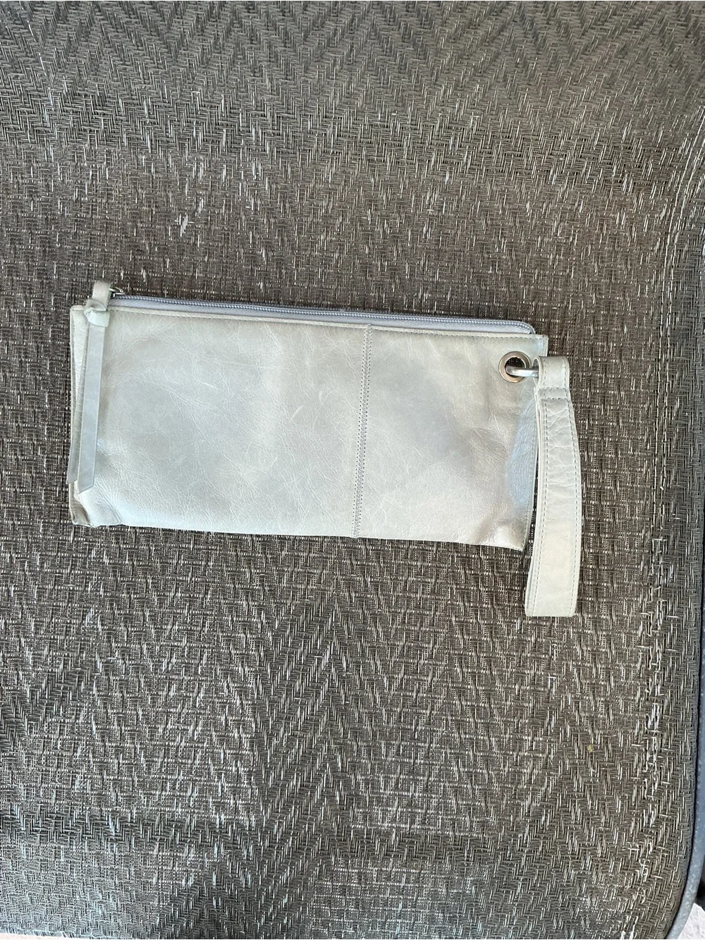 Hobo VIDA Vintage Hide Gray Leather Clutch Wristlet Wallet